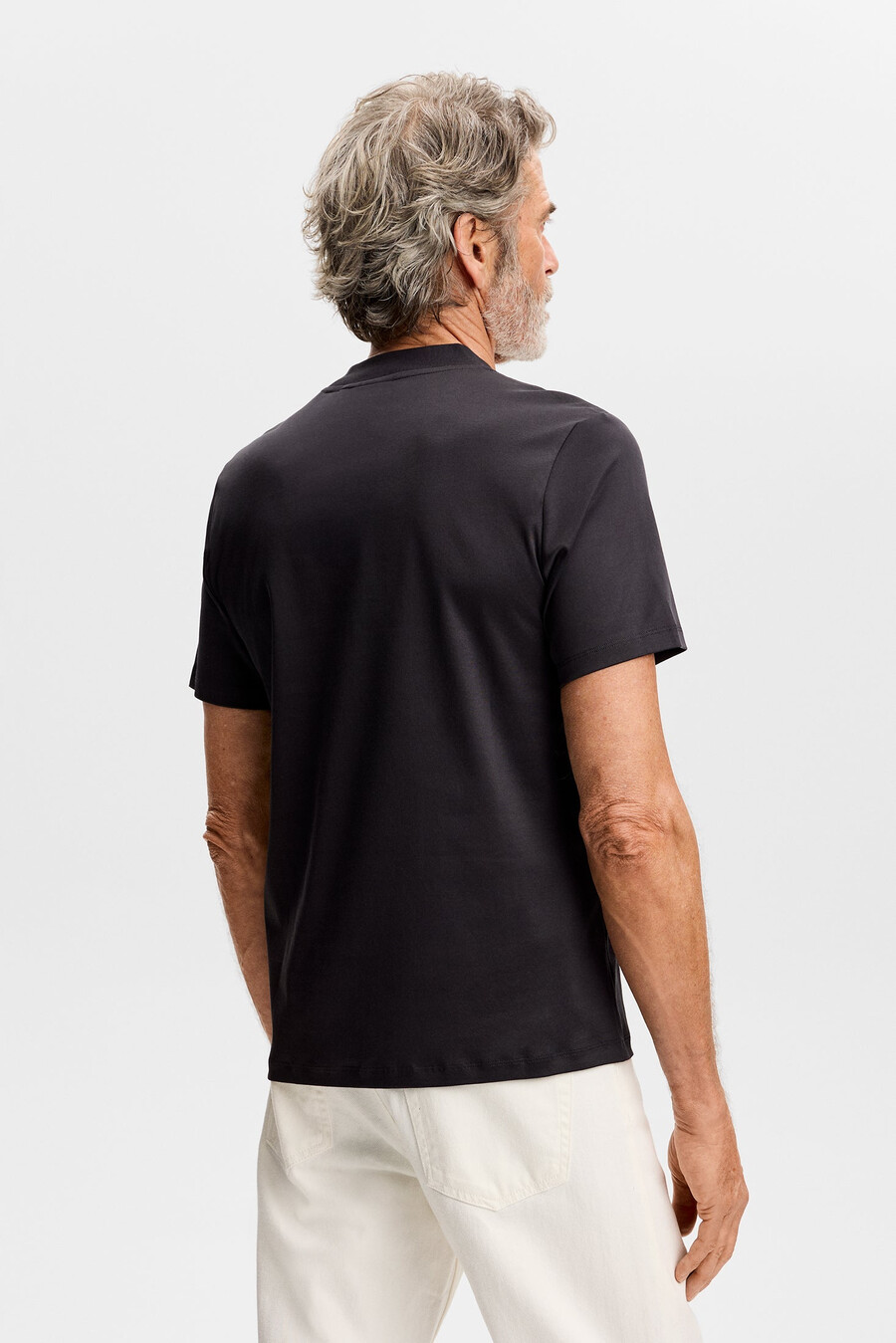 camiseta ace com gola alta
