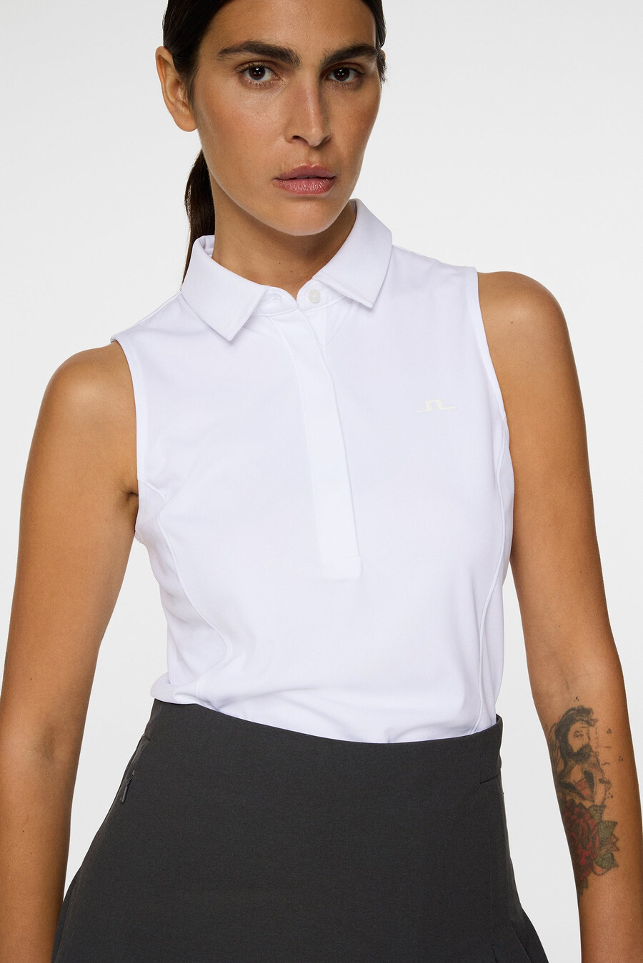 blusa sem mangas dena